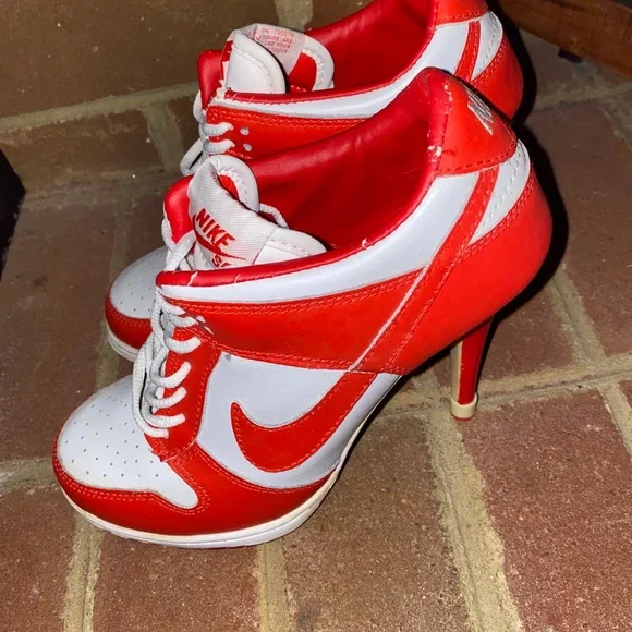 Nike Women's Red and White Heels - Picture 4 of 10